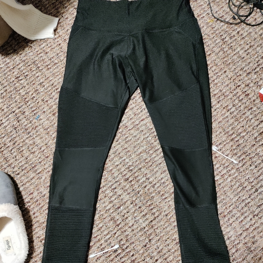 Yogo athletic leggings